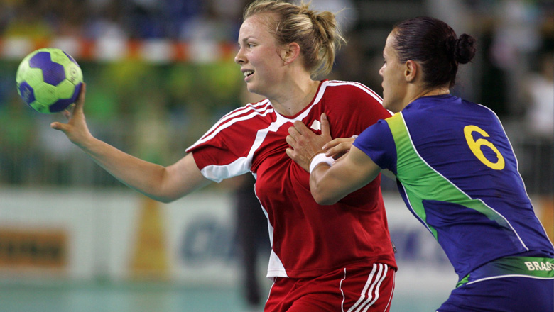 Marie-Elaine Taupier interceptant le ballon