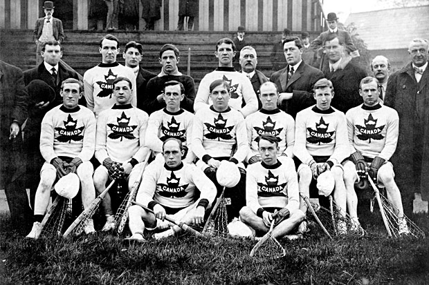 L'équipe canadienne médaillée d'or en crosse aux Jeux olympiques de Londres 1908.
