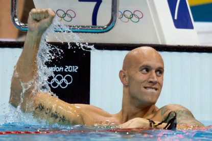 Brent Hayden célèbre sa troisième place au 100 m style libre des Jeux olympiques de Londres, le 1er août 2012.