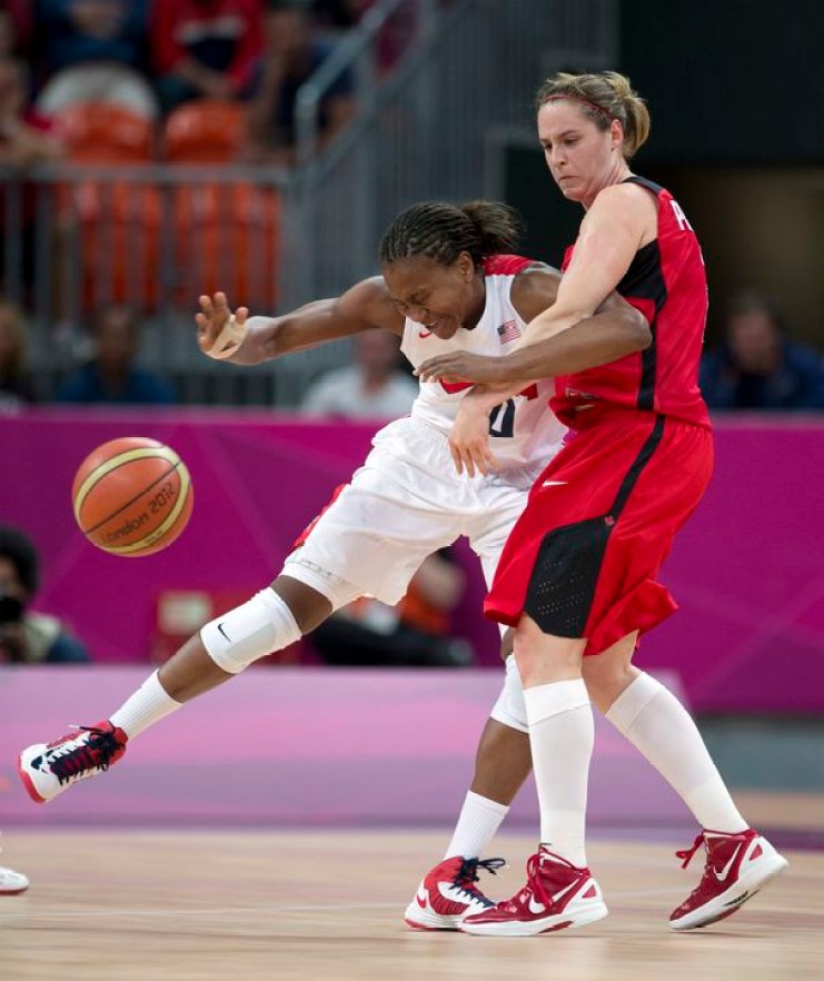 Courtnay Pilypaitis; Tamika Catchings Photo du COC par Frank Gunn