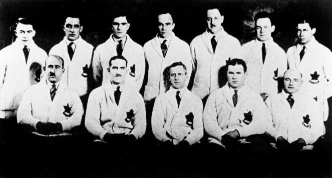 L'équipe du hockey du Canada médaillée d'or, les Granites de Toronto, est aperçue aux Jeux olympiques d'hiver de Chamonix de 1924. (Photo PC/AOC)