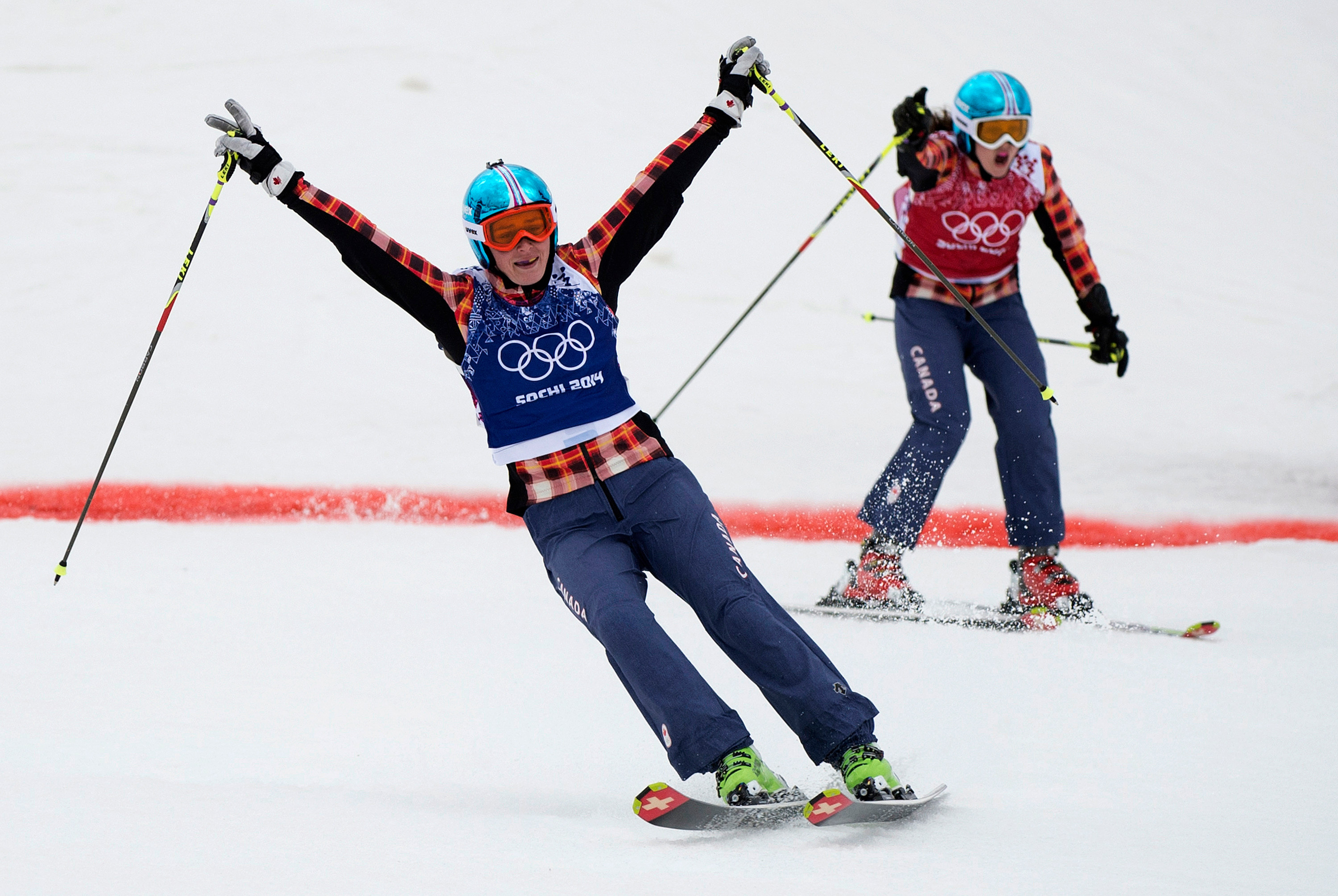 Marielle Thompson et Kelsey Serwa