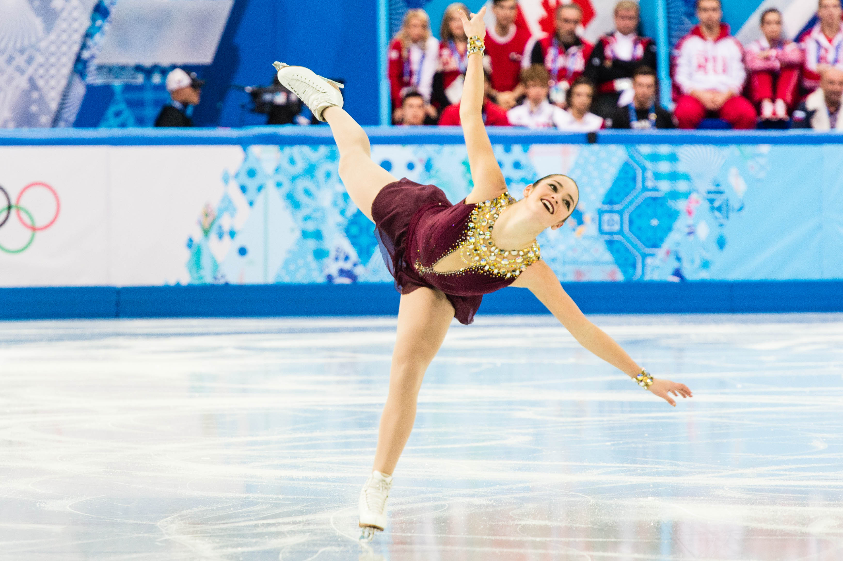 L’épreuve de patinage artistique en équipe Équipe Canada Site officiel de l'équipe olympique L’épreuve de patinage artistique en équipe Équipe Canada Site officiel de l'équipe olympique