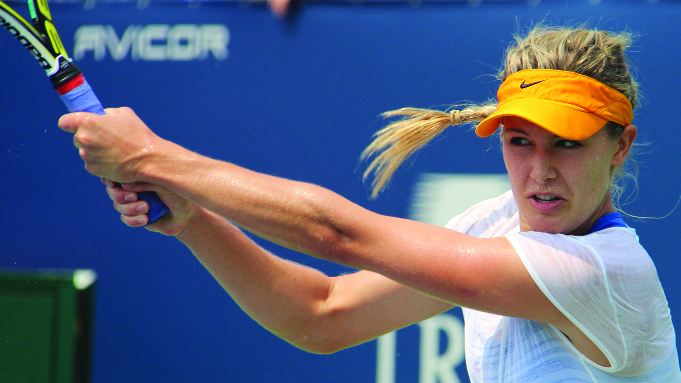 Eugenie Bouchard s'échauffe au Stade Uniprix à Montréal dans le cadre de la Coupe Rogers (Photo: Steve Boudreau).