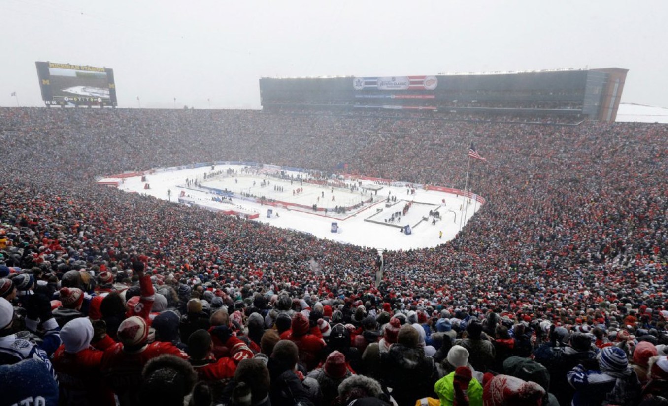 6 января 2014 года. Зимняя классика 2014 Торонто Детройт. Зимняя классика НХЛ Торонто Детройт. Зимняя классика НХЛ 2024. Winter Classic 2014 Detroit Michigan Stadium.