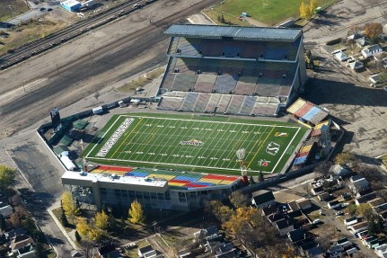 800px-Saskatchewan,_Regina,_Mosaic_Stadium,_Home_of_the_Roughriders_(1581827181)