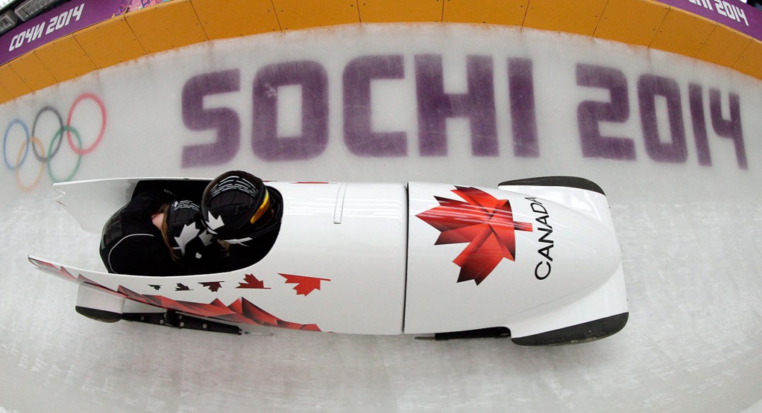 Equipe Canada - Kaillie Humphries et Heather Moyse pendant la compétition de bobsleigh à Sotchi.
