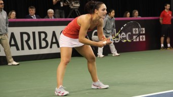 Une joueuse de tennis en action