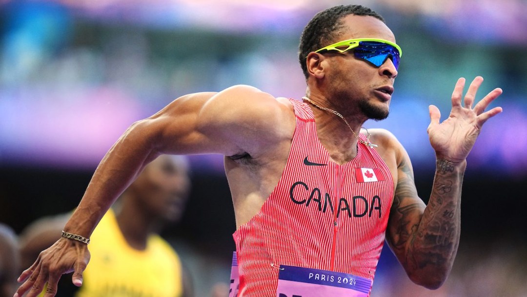 Andre de Grasse court.