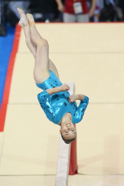 Victoria Woo - gymnastique artistique (poutre). Photo par Mike Ridewood