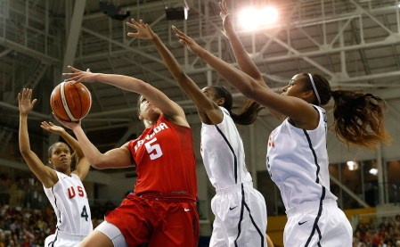 Kia Nurse lors du match de la médaille d'or des Jeux panaméricains de 2015, à Toronto.