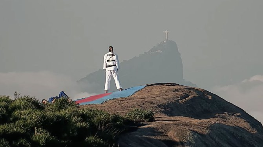 VIDÉO: Des sports olympiques pratiqués sur les montagnes du Brésil