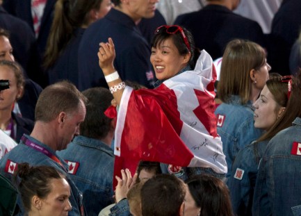 Carol Huynh pendant la cérémonie de clôture des Jeux de Londres le12 août 2012. Photo : THE CANADIAN PRESS/Frank Gunn