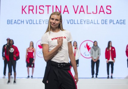 Kristina Valjas lors du dévoilement de la collection officielle d'Équipe Canada, le 12 avril 2016.