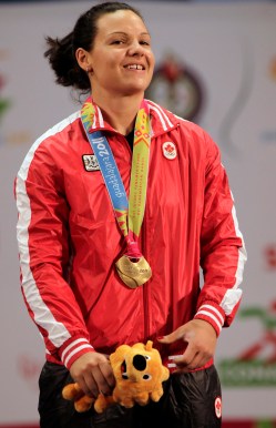 Christine Girard remporte la médaille d’or aux Jeux panaméricains de Guadalajara au Mexique, 2011. (AP Photo/Ariana Cubillos)
