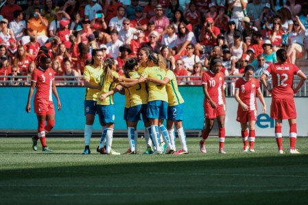 Après 11 minutes de jeu, les Brésiliennes ont trouvé le fond du filet lors du match amical du Canada contre le Brésil, le 4 juin 2016 à Toronto.