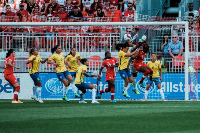 Le Canada a mené une dure bataille face aux Brésilienne le 4 juin 2016, mais si les représentantes d'Amérique du Sud ont remporté le match.
