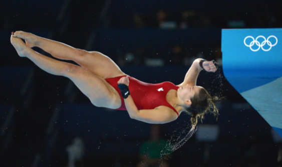 Roseline Filion s'exécute lors des demi-finales de plongeon à la tour de 10 m des Jeux olympiques de Londres, le 9 août 2012.