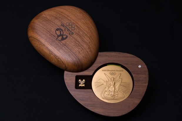 La médaille d'or des Jeux olympiques de 2016 dans son étui de transport.(Photo : Rio 2016)