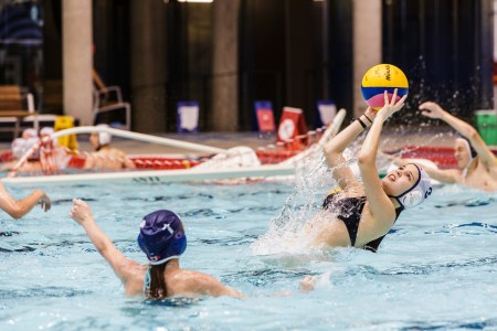 Komak Olympic Day Montreal Un atelier de water-polo lors de la Journée olympique de Montréal, au stade olympique, le 10 juin 2016.