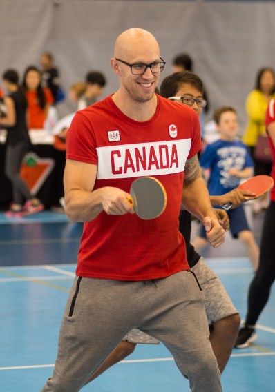 OLYMPUS DIGITAL CAMERA Le médaillé de bronze des Jeux de Londres 2012, Brent Hayden considère-t-il une seconde carrière en tennis de table?