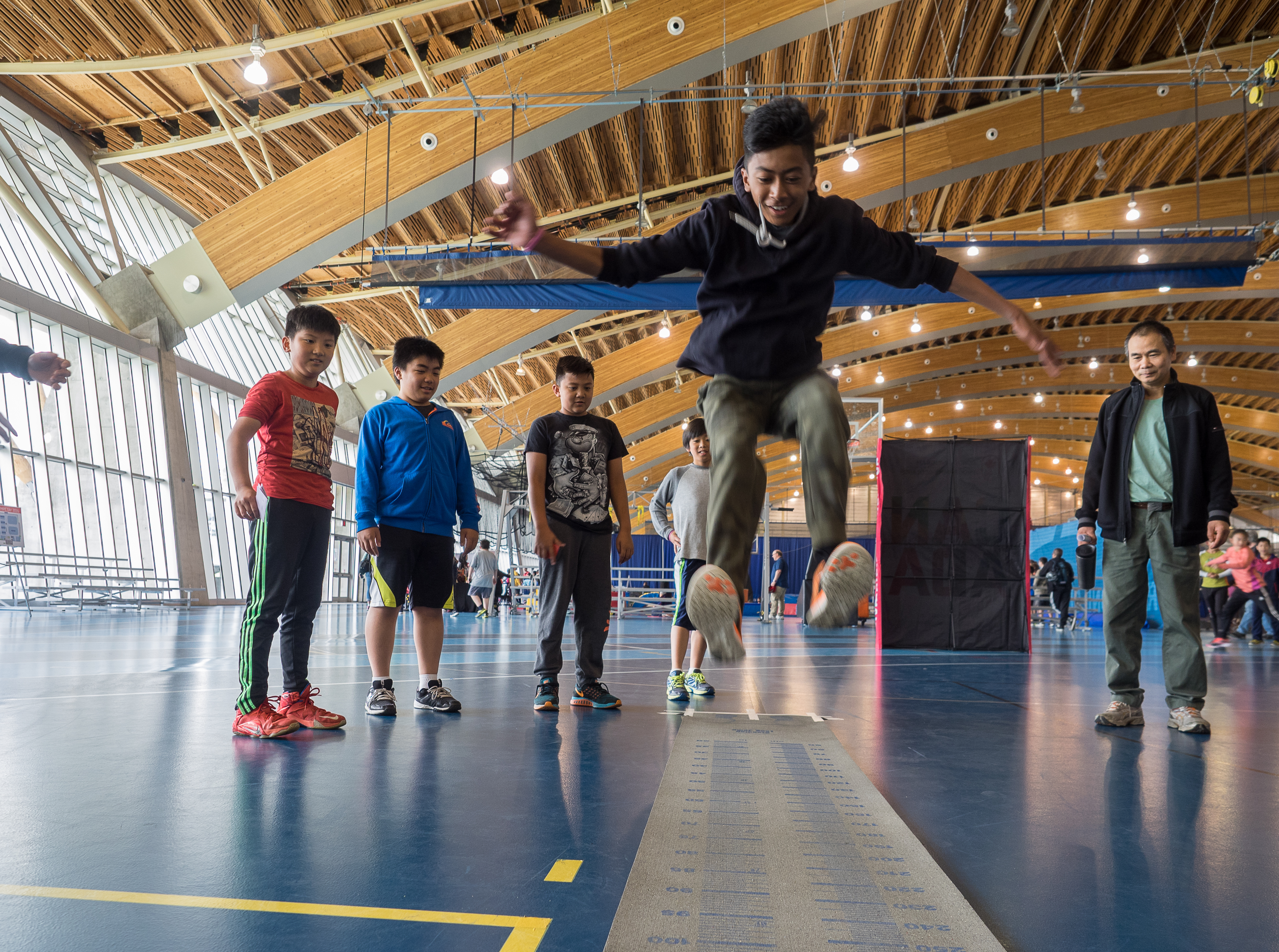 Un atelier de saut en longueur à la journée olympique de Richmond le 14 juin 2016.