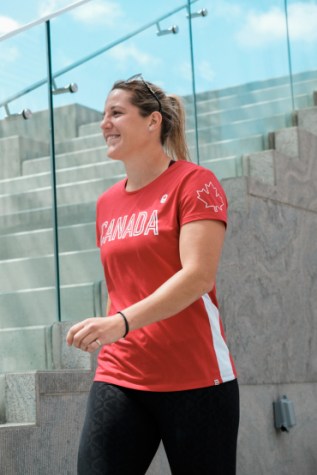 Kelly Russell lors de la célébration de l’équipe canadienne féminine de rugby à 7 à Toronto en vue des Jeux de Rio 2016.