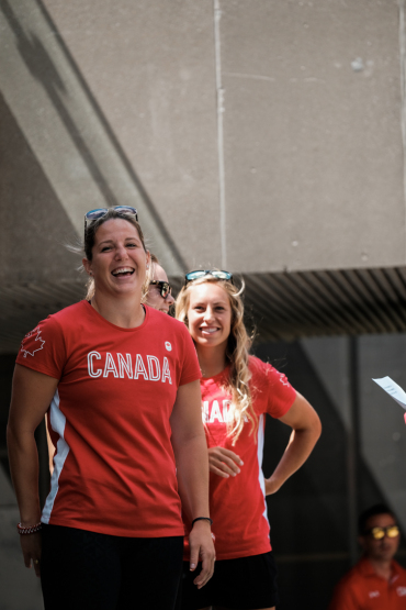 Kelly Russell lors de la célébration de l’équipe canadienne féminine de rugby à 7 à Toronto en vue des Jeux de Rio 2016.