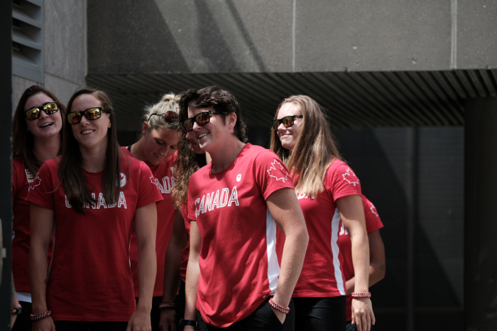 Célébration de l’équipe canadienne féminine de rugby à 7 à Toronto en vue des Jeux de Rio 2016.