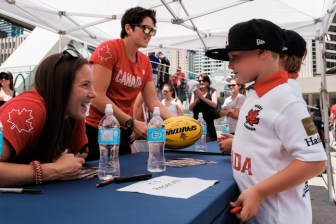 Célébration de l’équipe canadienne féminine de rugby à 7 à Toronto en vue des Jeux de Rio 2016.