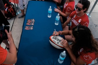 Annonce de l’équipe canadienne féminine de rugby à 7 à Toronto en vue des Jeux de Rio 2016.