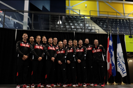 Voici l'équipe de volleyball qui représentera le Canada à Rio cet été.le 22 juillet 2016, à Gatineau. (Thomas Skrlj/COC)