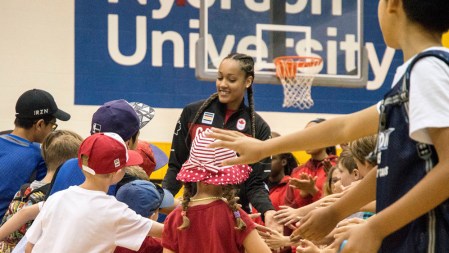 Nayo Raincock-Ekunwe lors de l'annonce de l'équipe de basketball féminin pour Rio 2016, le 22 juillet.