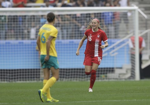 La Canadienne Janine Beckie célèbre son but contre l'Australie, le 3 août 2016 à São Paulo. (AP Photo/Nelson Antoine)