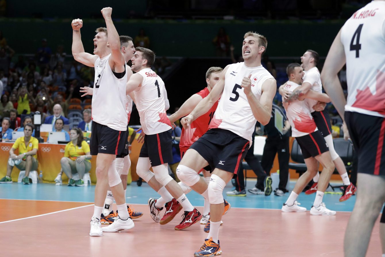 L'équipe canadien de volleyball masculin, Rio 2016. 7 août 2016. Photo du AP/Jeff Roberson