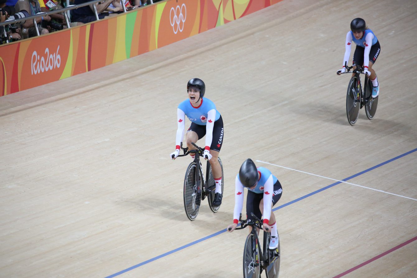 L'équipe de poursuite féminine qui a remporté la médaille de bronze le 13 août 2016, à Rio. COC Mark Blinch