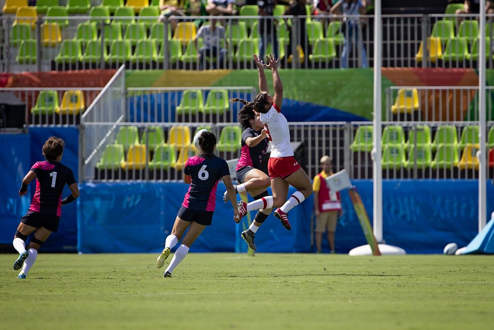 L'équipe féminine de Rugby gagne contre le Japon lors de son premier match olympique le 6 août 2016 à Rio de Janeiro. (Photo: Paige Stewart pour Rugby Canada)