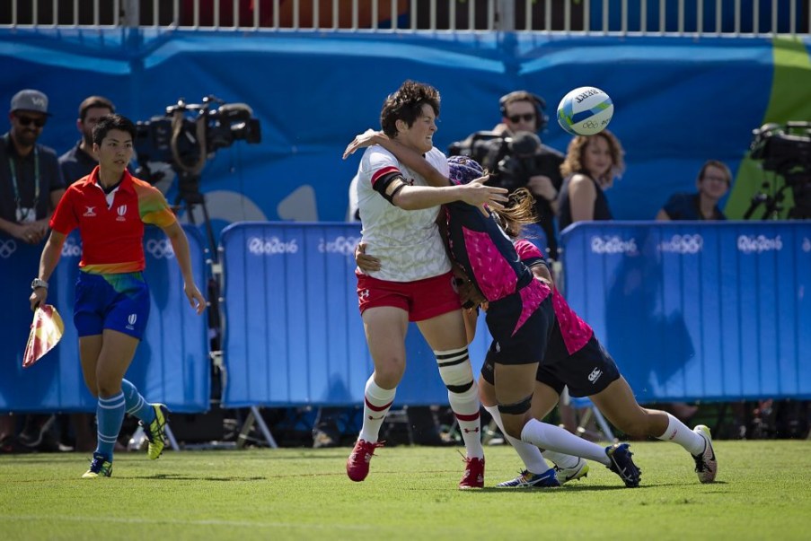 L'équipe féminine de Rugby gagne contre le Japon lors de son premier match olympique le 6 août 2016 à Rio de Janeiro. (Photo: Paige Stewart pour Rugby Canada)