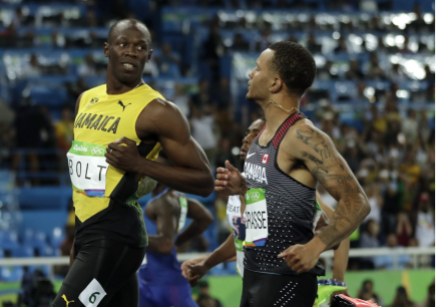 Capture d’écran 2016-08-16 à 08.43.36 Usain Bolt et Andre De Grasse lors de la demi-finale du 100 m aux Jeux olympiques, le 14 août 2016