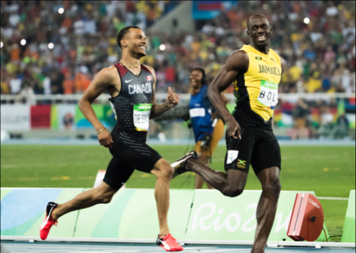 Equipe Canada - athletisme - Andre de Grasse - Rio 2016 Andre De Grasse et Usain Bolt rigolent en courant