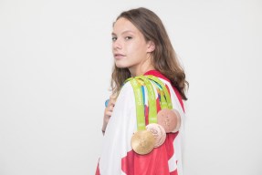 Penny Oleksiak avec ses quatre médailles olympiques de Rio 2016.