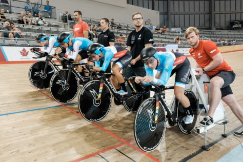 Les femmes de la poursuite par équipes dans les blocs au vélodrome de Milton, le 29 juillet 2016.