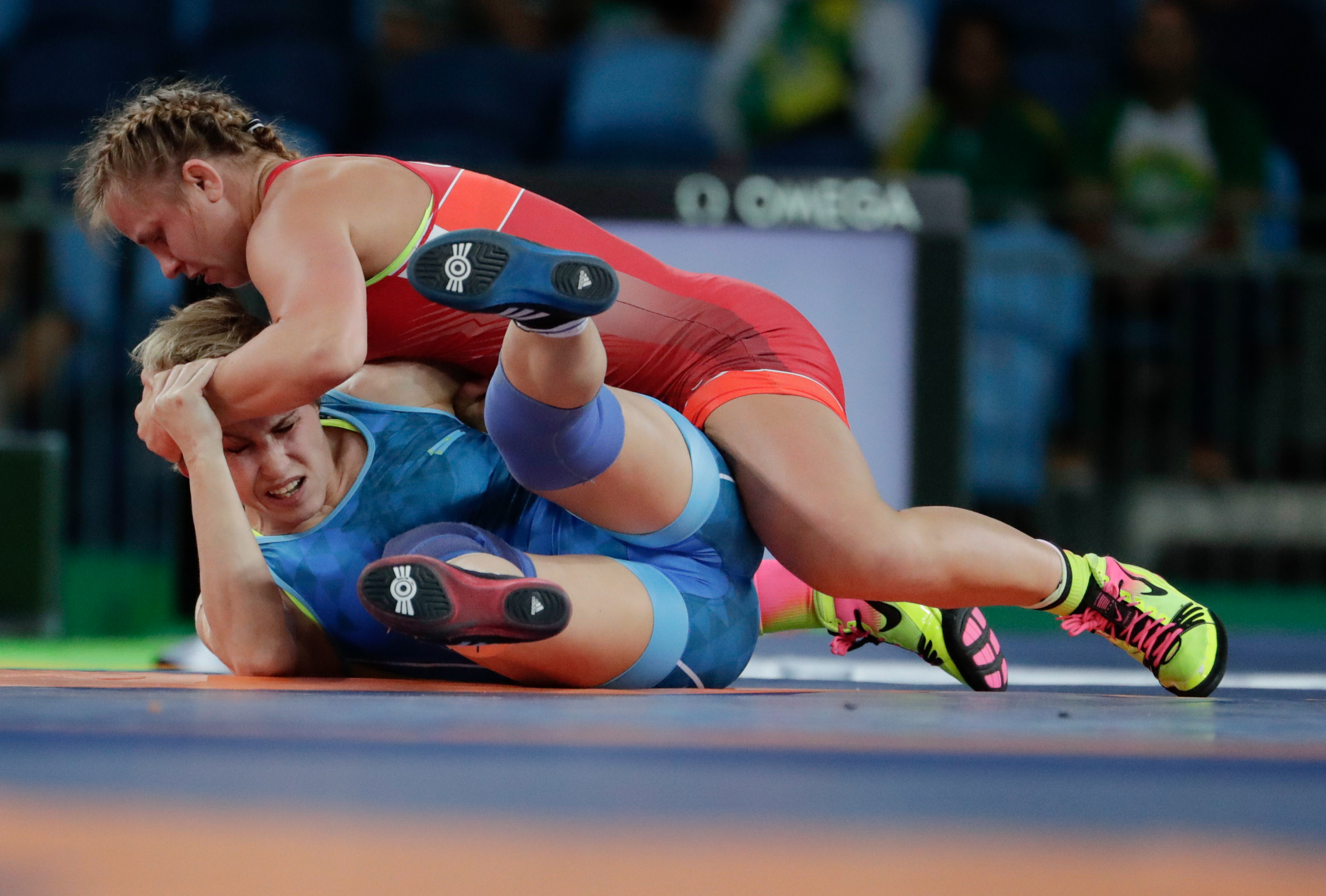 Sport wrestle. Гюзель Тагировна Манюрова. Гузель Манюрова борьба. Erica Wiebe Wrestling. Рио 2016 борьба.