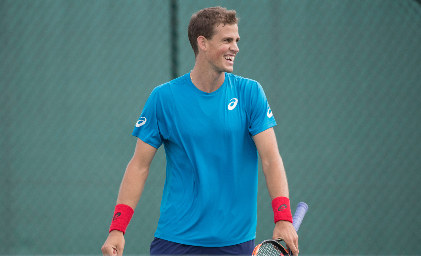 Vasek Pospisil se pratique en vue des Jeux olympiques de Rio, le mercredi 3 août 2016. Photo du COC par Jason Ransom