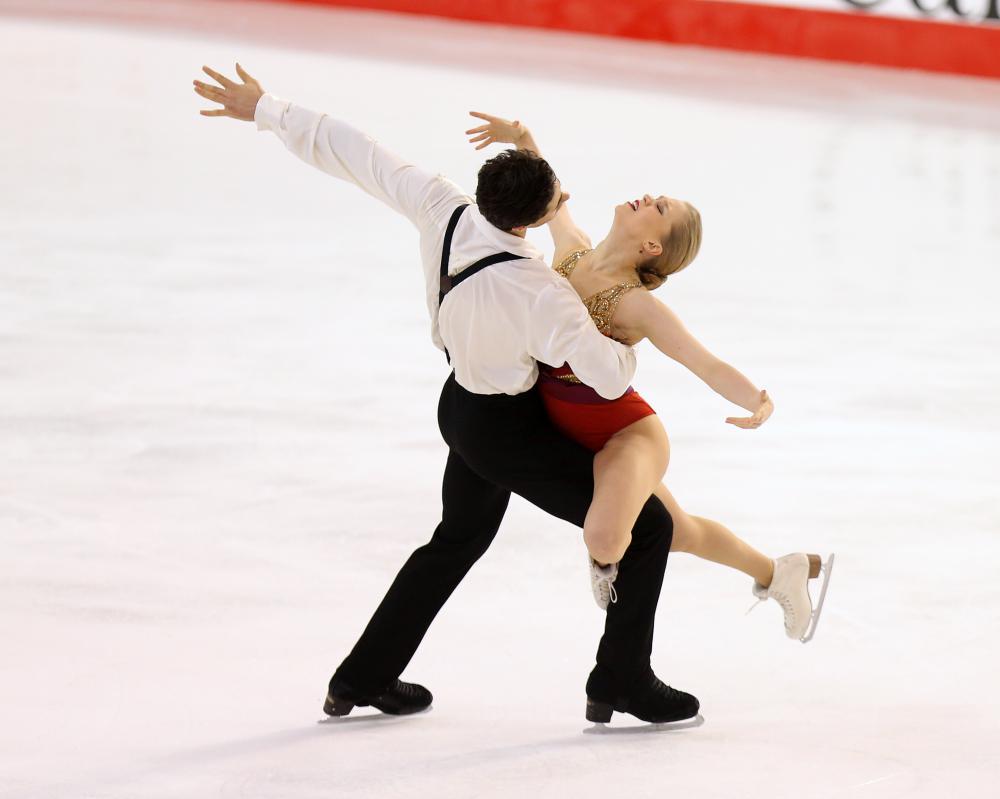 Kaitlyn Weaver et Andrew Poje aux Championnats canadiens, le 21 janvier 2017 (Photo : Greg Kolz)
