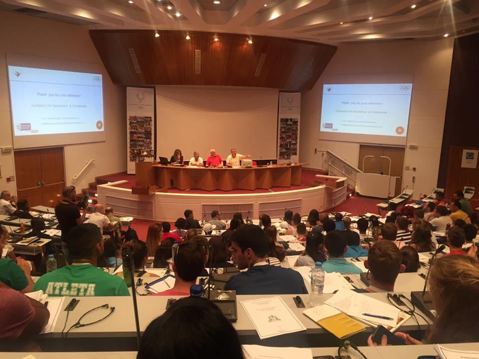 L'une des sessions de l'Académie internationale olympique.