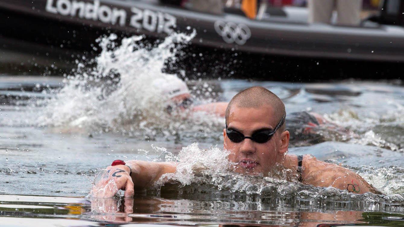 Richard Weinberger participe à une compétition en eau libre.