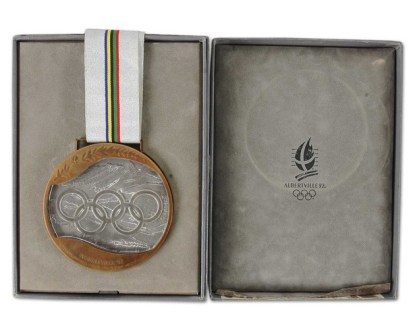 Médaille de bronze e nhockey masculin aux Jeux olympiques de 1992 à Albertville. (Photo : Hockeygods.com)