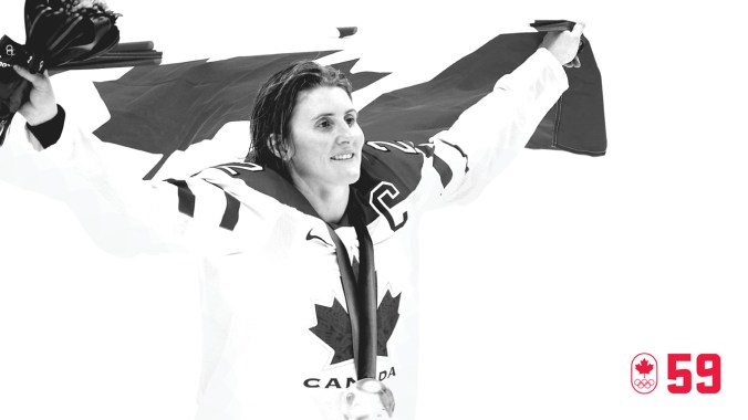 Meilleure marqueuse à Salt Lake City 2002, Hayley Wickenheiser a remporté le premier de ses deux titres consécutifs de Joueuse la plus utile du tournoi olympique. Un an plus tard, elle est devenue la première femme à marquer un but dans une ligue professionnelle de hockey masculin, mais elle a tout de même continué à encourager les jeunes filles à monter sur la glace pour faire avancer la version féminine du jeu. Elle a accroché ses patins avec quatre médailles olympiques. SOIS INCLUSIF