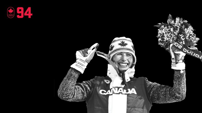 Chandra Crawford était peu connue lorsqu’elle a fait ses débuts olympiques à Turin 2006. Elle a gravi les échelons de la compétition de ski de fond en remportant ses vagues de quarts de finale et demi-finale en route vers l’or. SOIS EXCELLENT.